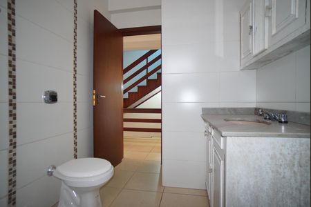 Casa à venda com 288m², 4 quartos e 3 vagasBanheiro Social