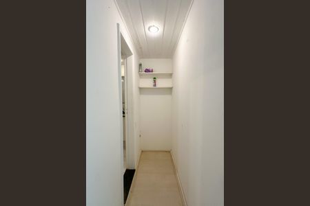 Casa à venda com 350m², 5 quartos e 1 vaga Casa à venda com 350m², 5 quartos e 1 vagaCorredor