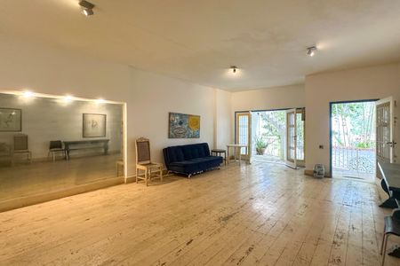 Casa à venda com 350m², 5 quartos e 1 vaga Casa à venda com 350m², 5 quartos e 1 vagaSala