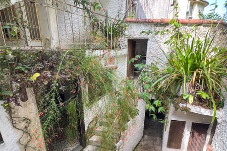 Casa à venda com 350m², 5 quartos e 1 vaga Casa à venda com 350m², 5 quartos e 1 vagaEntrada