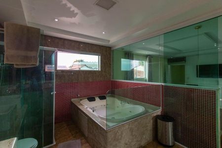 Casa à venda com 330m², 3 quartos e 5 vagasBanheiro da Suíte