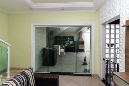 Casa à venda com 330m², 3 quartos e 5 vagasSala de TV