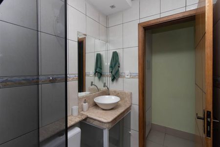 Casa à venda com 330m², 3 quartos e 5 vagasBanheiro Social