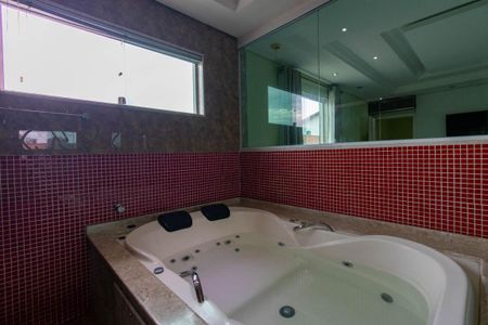 Casa à venda com 330m², 3 quartos e 5 vagasBanheiro da Suíte