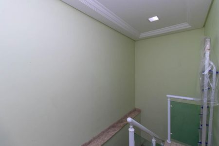 Casa à venda com 330m², 3 quartos e 5 vagasEscada