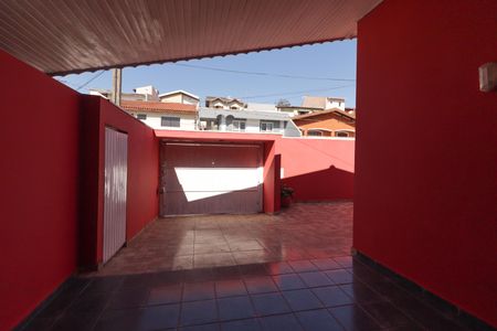 Casa à venda com 348m², 4 quartos e 2 vagas Casa à venda com 348m², 4 quartos e 2 vagasQuintal