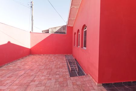 Casa à venda com 348m², 4 quartos e 2 vagas Casa à venda com 348m², 4 quartos e 2 vagasQuintal