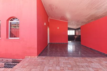Casa à venda com 348m², 4 quartos e 2 vagas Casa à venda com 348m², 4 quartos e 2 vagasQuintal