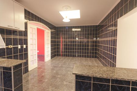 Casa à venda com 348m², 4 quartos e 2 vagas Casa à venda com 348m², 4 quartos e 2 vagasCozinha