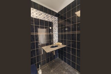 Casa à venda com 348m², 4 quartos e 2 vagas Casa à venda com 348m², 4 quartos e 2 vagasBanheiro da Suíte