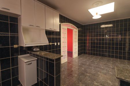 Casa à venda com 348m², 4 quartos e 2 vagas Casa à venda com 348m², 4 quartos e 2 vagasCozinha