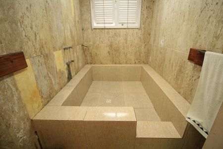 Casa para alugar com 800m², 6 quartos e 6 vagasBanheiro Suíte 1