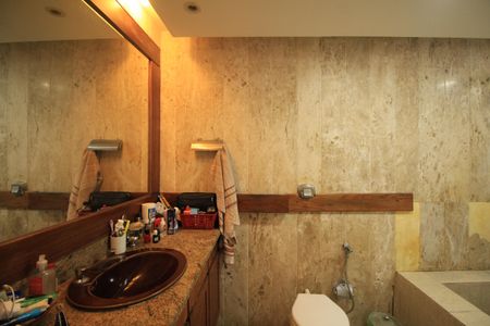 Casa para alugar com 800m², 6 quartos e 6 vagasBanheiro Suíte 1