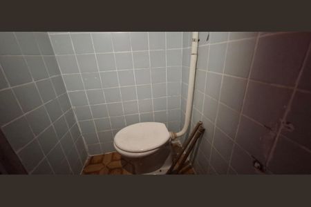 Casa à venda com 116m², 2 quartos e 4 vagasGaragem - Banheiro 