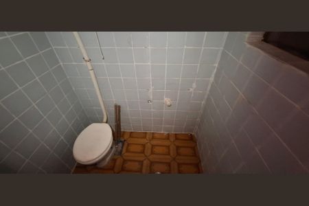 Casa à venda com 116m², 2 quartos e 4 vagasGaragem - Banheiro 