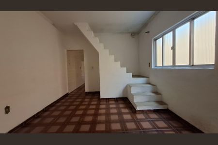 Casa à venda com 116m², 2 quartos e 4 vagasSala