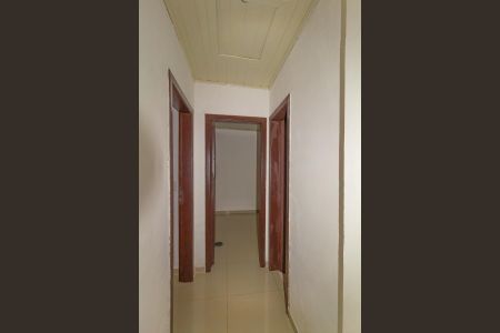 Casa à venda com 100m², 2 quartos e 1 vaga Casa à venda com 100m², 2 quartos e 1 vagaCorredor