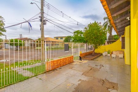 Casa à venda com 100m², 2 quartos e 1 vaga Casa à venda com 100m², 2 quartos e 1 vagaFachada