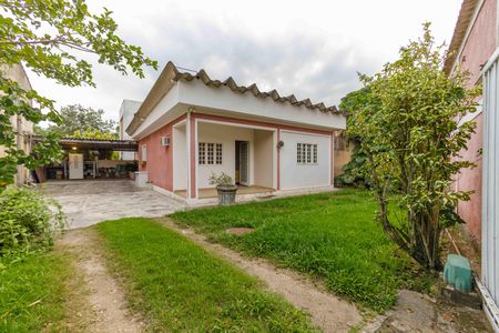 Casa para alugar com 450m², 4 quartos e 6 vagas Casa para alugar com 450m², 4 quartos e 6 vagasFachada