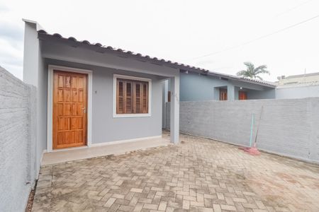 Casa à venda com 55m², 2 quartos e 3 vagasFachada