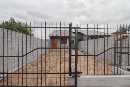 Casa à venda com 55m², 2 quartos e 3 vagasFachada