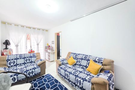 Casa para alugar com 100m², 4 quartos e 2 vagasSala