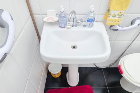 Casa para alugar com 100m², 4 quartos e 2 vagasBanheiro