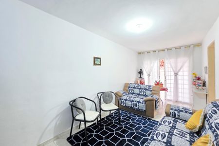 Casa para alugar com 100m², 4 quartos e 2 vagasSala