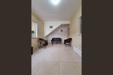 Casa à venda com 190m², 2 quartos e sem vaga Casa à venda com 190m², 2 quartos e sem vagaSala