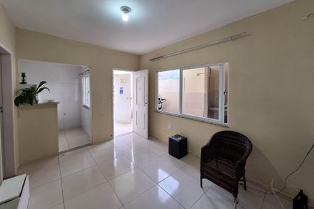 Casa à venda com 190m², 2 quartos e sem vaga Casa à venda com 190m², 2 quartos e sem vagaSala