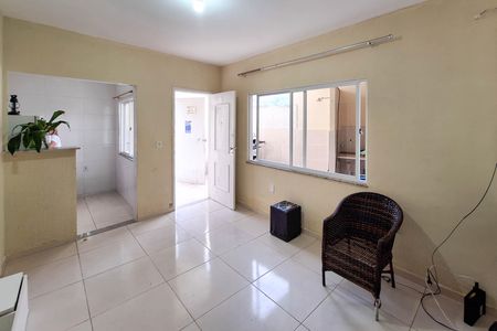 Casa à venda com 190m², 2 quartos e sem vaga Casa à venda com 190m², 2 quartos e sem vagaSala