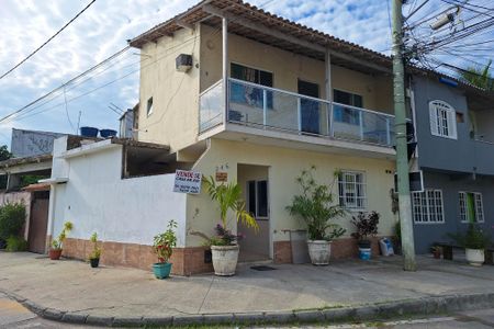 Casa à venda com 190m², 2 quartos e sem vaga Casa à venda com 190m², 2 quartos e sem vagaFachada