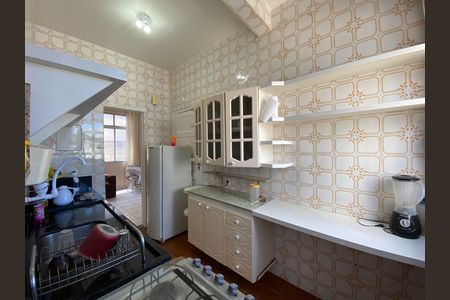 Apartamento para alugar com 75m², 2 quartos e sem vagaCozinha e Área de Serviço