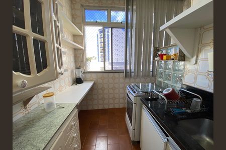 Apartamento para alugar com 75m², 2 quartos e sem vagaCozinha e Área de Serviço