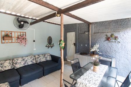 Casa à venda com 286m², 3 quartos e 6 vagas Casa à venda com 286m², 3 quartos e 6 vagasQuintal