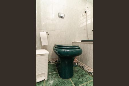 Casa à venda com 286m², 3 quartos e 6 vagas Casa à venda com 286m², 3 quartos e 6 vagasBanheiro