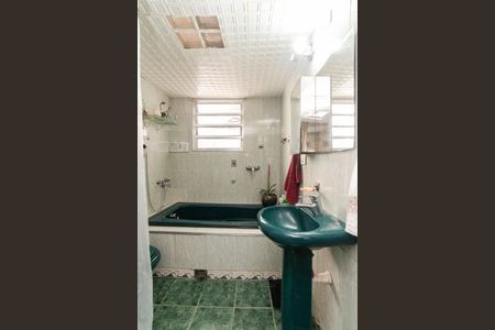 Casa à venda com 286m², 3 quartos e 6 vagas Casa à venda com 286m², 3 quartos e 6 vagasBanheiro