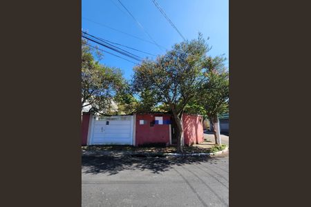 Casa à venda com 286m², 3 quartos e 6 vagas Casa à venda com 286m², 3 quartos e 6 vagasFachada 1