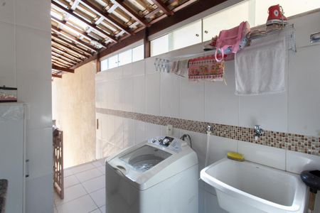 Casa à venda com 138m², 3 quartos e 2 vagasÁrea de Serviço