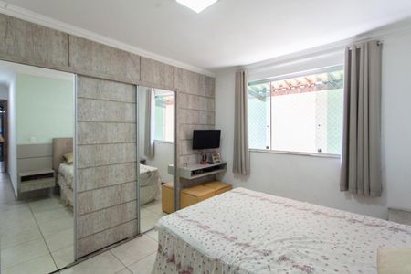 Casa à venda com 138m², 3 quartos e 2 vagasSuíte