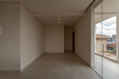 Casa à venda com 108m², 3 quartos e 3 vagas Casa à venda com 108m², 3 quartos e 3 vagasSala