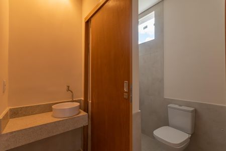 Casa à venda com 108m², 3 quartos e 3 vagas Casa à venda com 108m², 3 quartos e 3 vagasBanheiro Semi Suítes