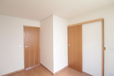 Casa à venda com 130m², 3 quartos e 3 vagasSemi-Suíte 1