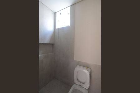Casa à venda com 130m², 3 quartos e 3 vagasBanheiro das Semi-Suítes