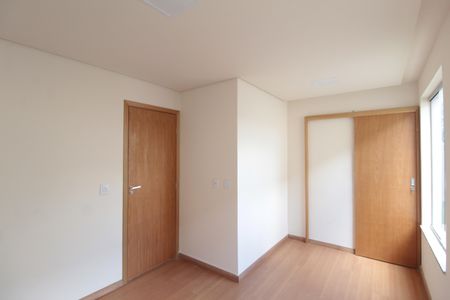 Casa à venda com 130m², 3 quartos e 3 vagasSuite