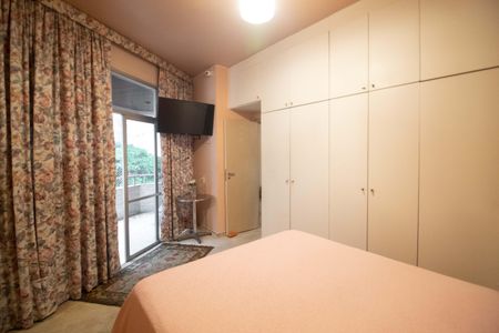 Apartamento à venda com 139m², 3 quartos e 2 vagas Apartamento à venda com 139m², 3 quartos e 2 vagasSuíte