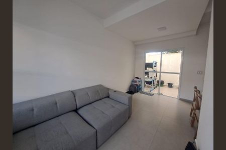 Sala de casa à venda com 2 quartos, 72m² em Umuarama, Osasco