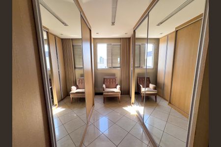 Apartamento para alugar com 300m², 4 quartos e 2 vagasCloset