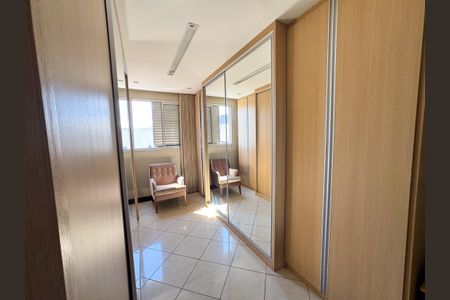 Apartamento para alugar com 300m², 4 quartos e 2 vagasCloset