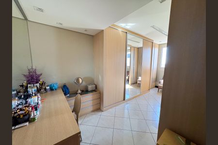 Apartamento para alugar com 300m², 4 quartos e 2 vagasQuarto 2